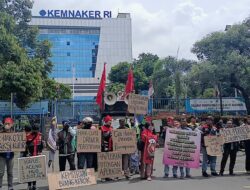 Driver Ojol Demo Tuntut THR Cair, Ini Kata Menaker RI
