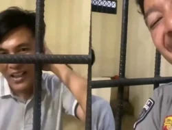 Viral Video Pria Ditahan Karena Tabrak Bebek Ternyata Lelucon, Polda Banten Periksa Anggota Polisinya